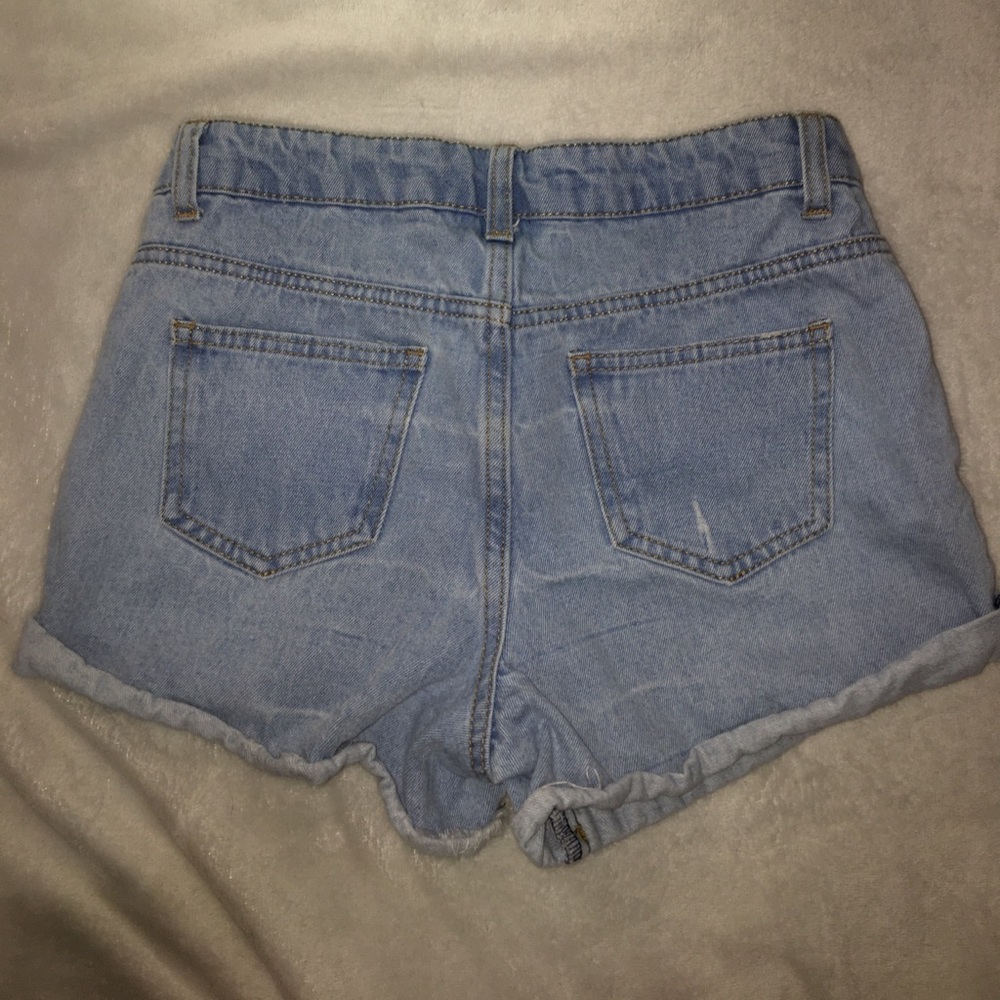 Shorts - Picture 2 of 3